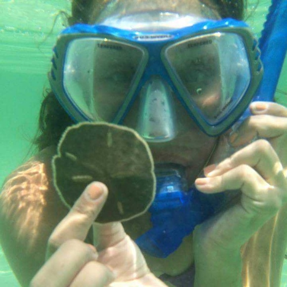 Hi I'm Christina! Welcome To My Closet! - Picture 5 of 8